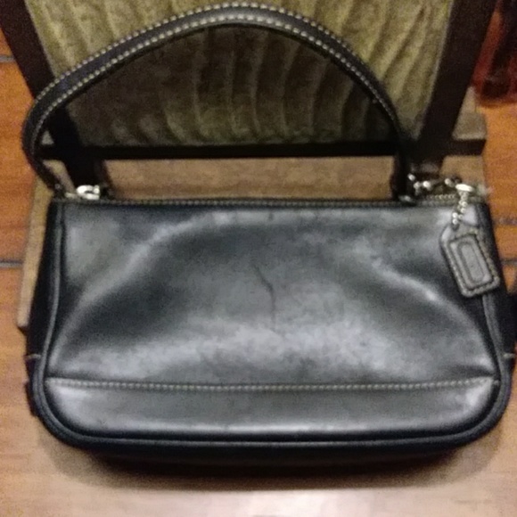Coach Handbag. - Picture 3 of 6